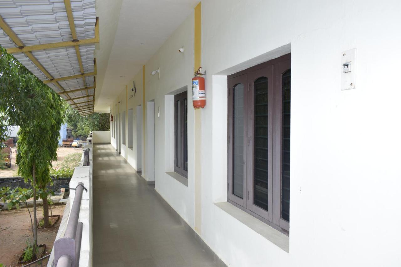 فندق Rani Residency بونديتْشيري المظهر الخارجي الصورة