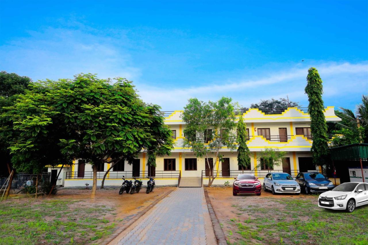 فندق Rani Residency بونديتْشيري المظهر الخارجي الصورة
