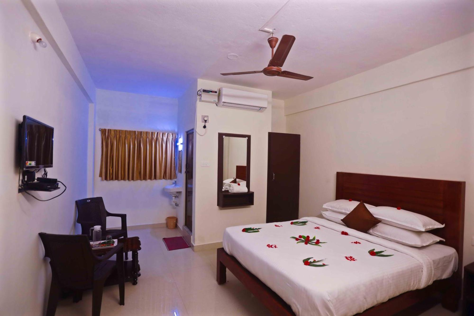فندق Rani Residency بونديتْشيري المظهر الخارجي الصورة