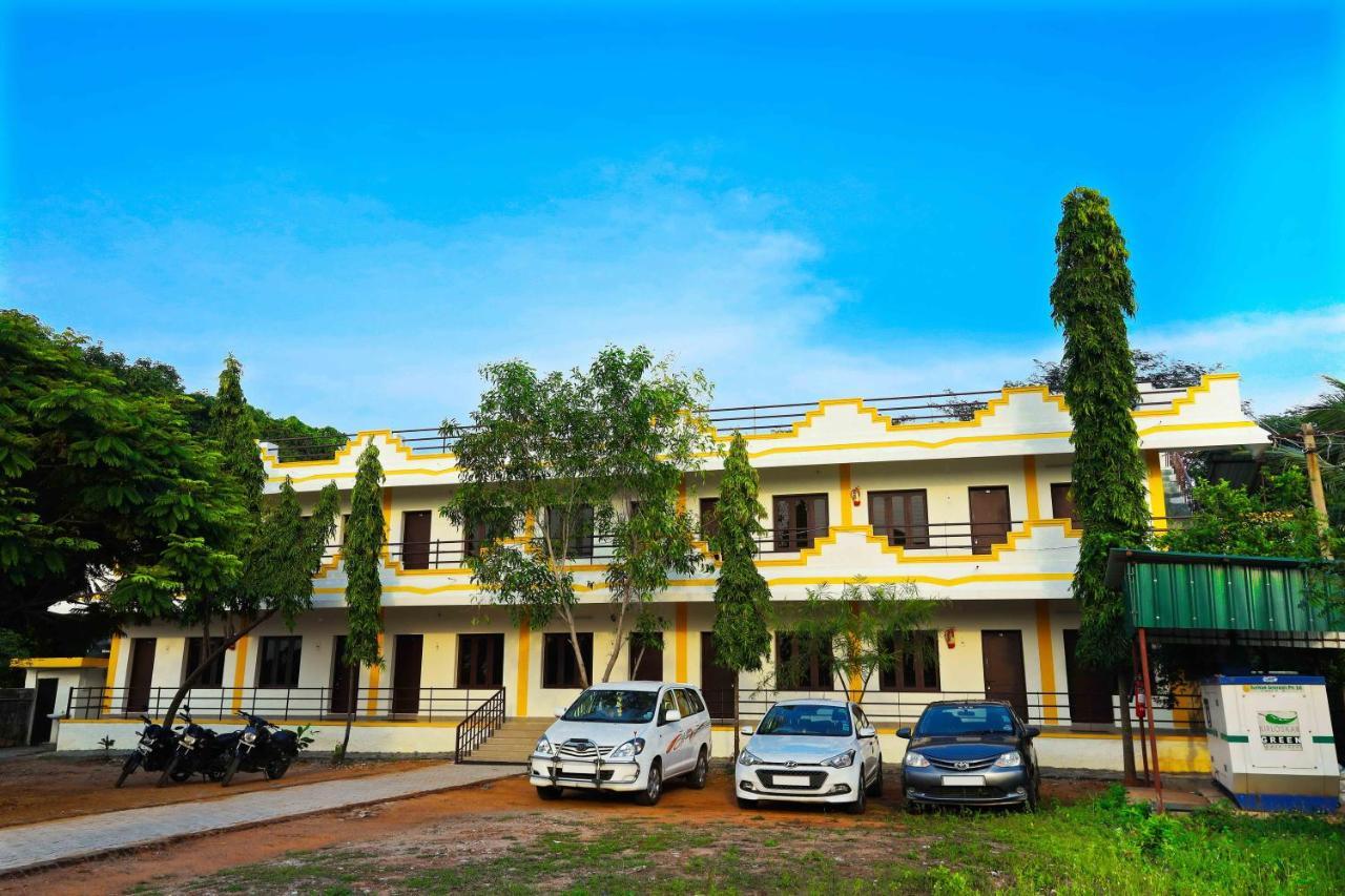 فندق Rani Residency بونديتْشيري المظهر الخارجي الصورة