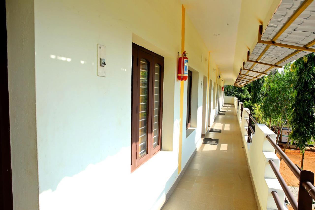 فندق Rani Residency بونديتْشيري المظهر الخارجي الصورة